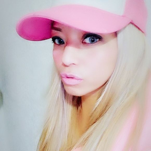 Meet your Posher, Jennifer - Picture 1 of 1